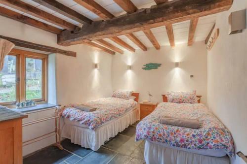Boutique 5 Historic 2 Bed Devon Holiday Cottage