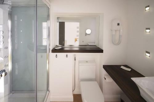 Orchard Road Studio Apartment