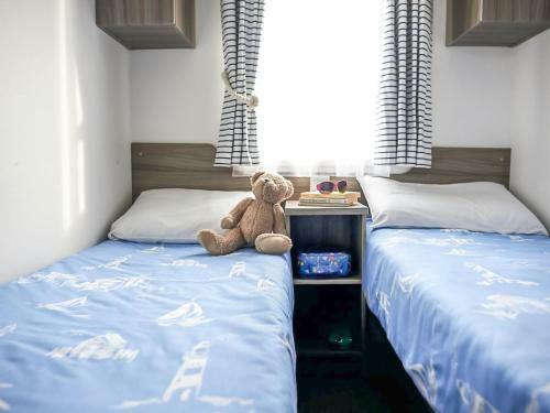 Holiday Home Thorpe Park-1