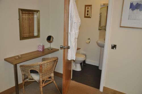 Hostal Bridge View Guest House