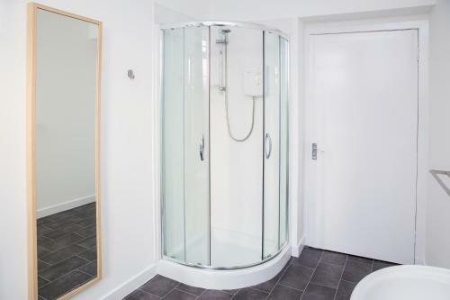 Hostal Marina View Guest House