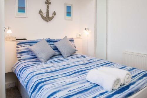 Hostal Marina View Guest House