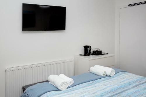 Hostal Marina View Guest House