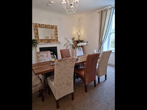 Superb Highland Retreat Close To Loch Ness