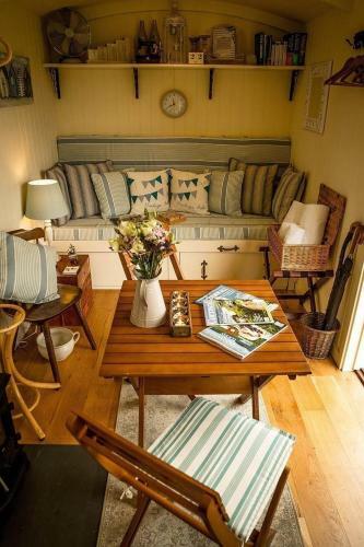 The Tregothnan Shepherds Hut