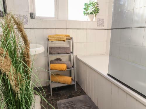 Sunnydale, Rivock Avenue