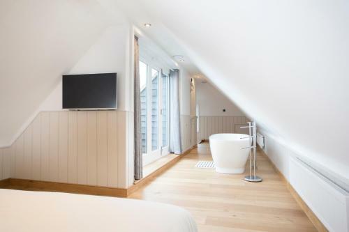 Hotel Boat House
