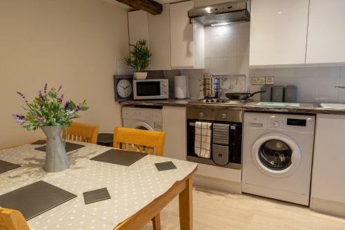 Highgate View Apartment