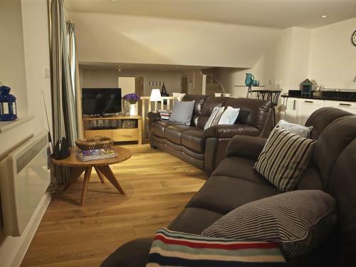 1 The Coach House