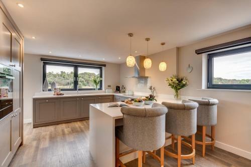 Kingsdown Villa Sleeps 10 With Wifi