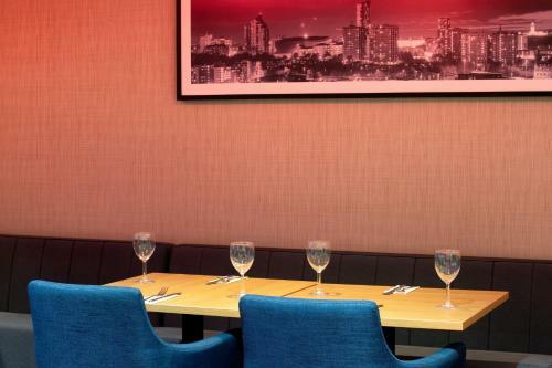 Hotel Ramada By Wyndham Leeds East