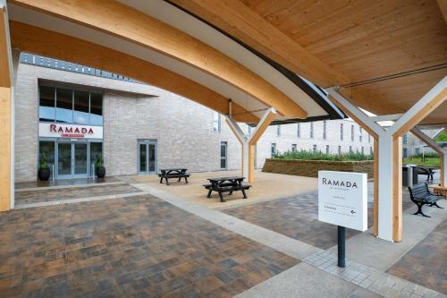 Hotel Ramada By Wyndham Leeds East