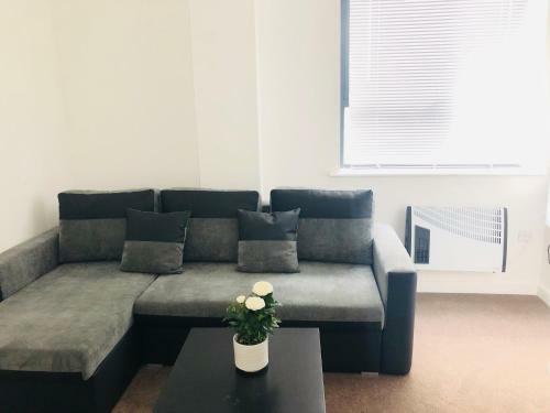 Showcase Apartments - Highcross House