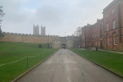 Modern 1 Bed Apartment Uphill Lincoln