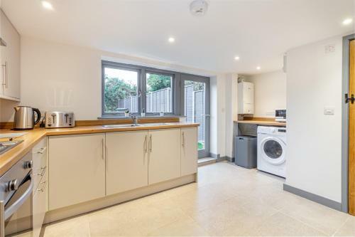Beautiful 2 Bedroom House In Leominster