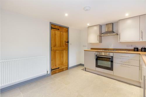 Beautiful 2 Bedroom House In Leominster