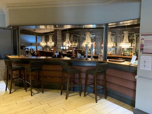 Mercure Chester North Woodhey House Hotel