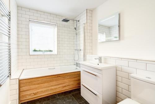 Little Petherick Villa Sleeps 12 With Wifi