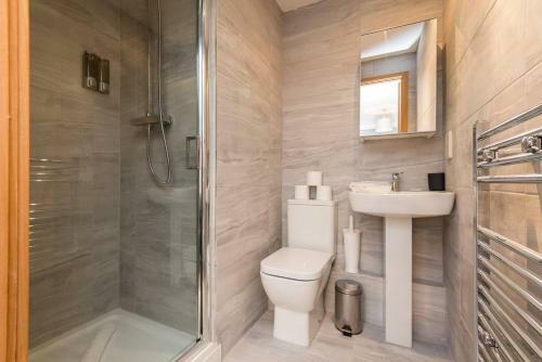 Stylish Liverpool Central Apartment - Sleeps 8!