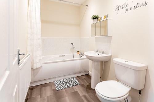 Spacious Contractor House For Large Groups - Private Parking By Liverpool Short Stay