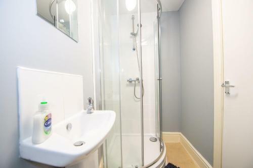 Apartamento Large Contractor & Worker House - Free Parking - By Comfyworkers
