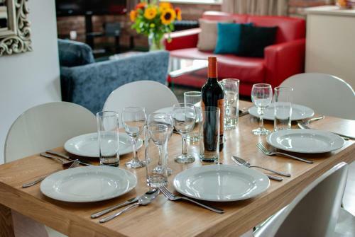 Book A Base Apartments - Sir Thomas Street