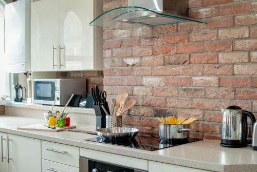 Book A Base Apartments - Sir Thomas Street
