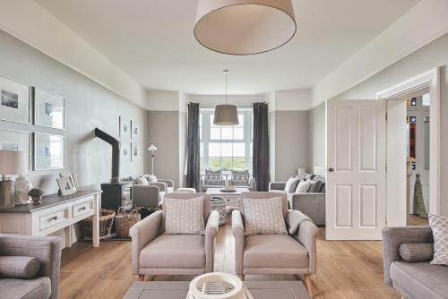 Peak Farmhouse