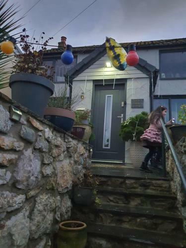 2 Bed Cottage - Idyllic Views - Village Location