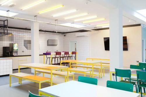 Via Limehouse Hostel