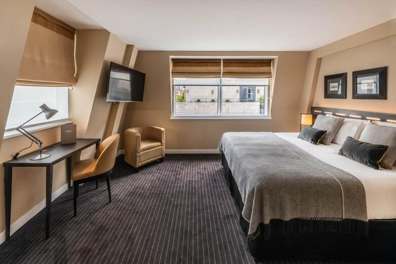 Hotel The Resident Victoria (formerly The Nadler Victoria)