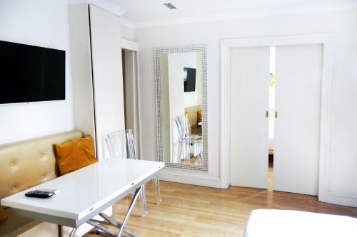 Notting Hill Gardens Apartments