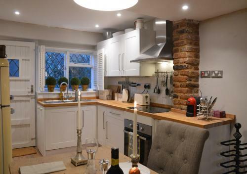 3 Tudor Cottage