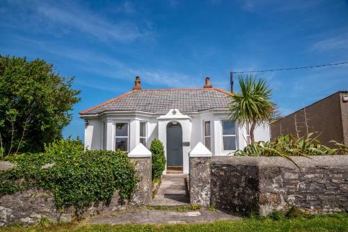 Western Watch - Sea Views, Pets Accepted, Sleeps 6