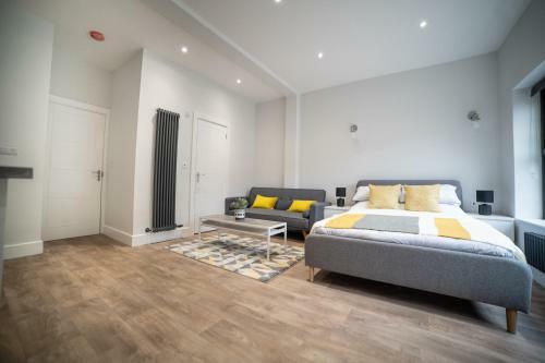 Serviced Apartments Luton - Central Boutique Studio By Opulent Living