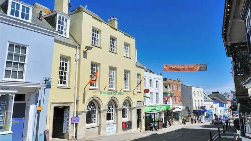 1 The Old Posthouse