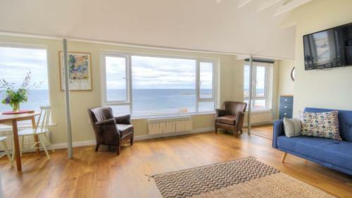 3 Beach Way House