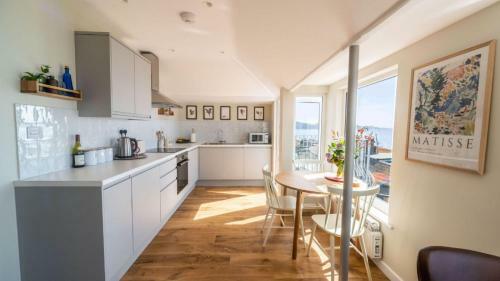 3 Beach Way House