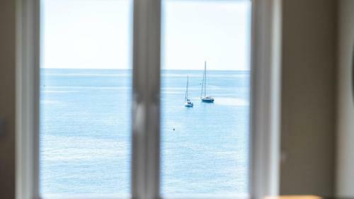 3 Beach Way House