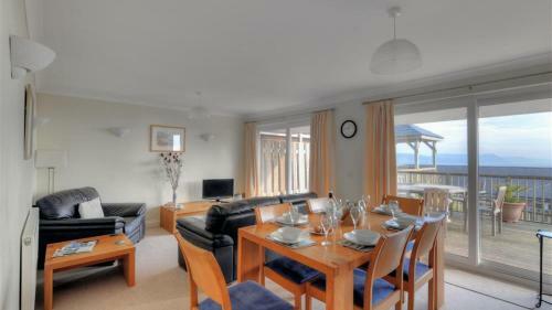 4 Coram Court