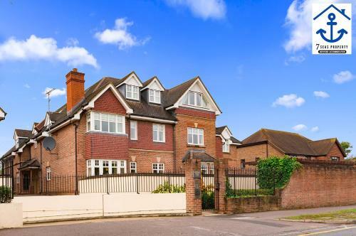 Luxury Apartment W Big Balcony Maidenhead