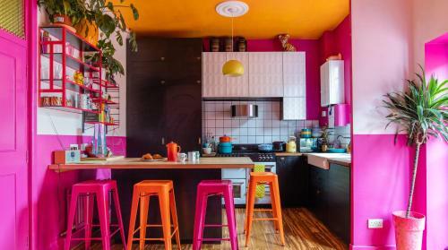 Apartamento Plum Guide - Pink Acid