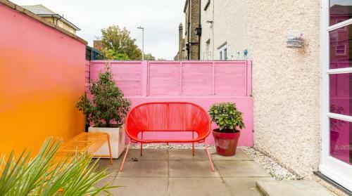Apartamento Plum Guide - Pink Acid