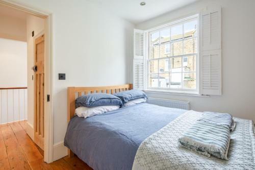 Beach House Moments From Margate Old Town & Beach