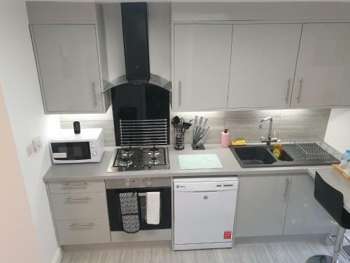 Marlow's Emerald 3 Bed House Sleeps 8 Guests