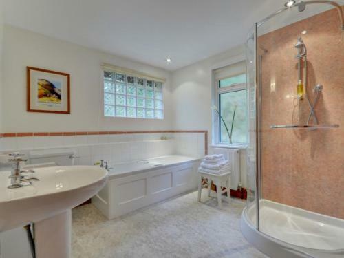 Holiday Home Gardeners Cottage