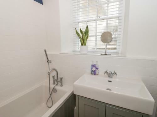 1 Tyn Y Caeau Apartment