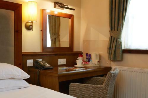 Best Western Plus Pastures Hotel