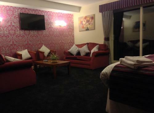Strawberry Bank Hotel