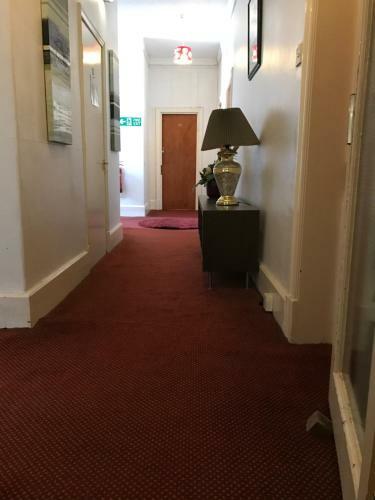 Assheton Arms Hotel